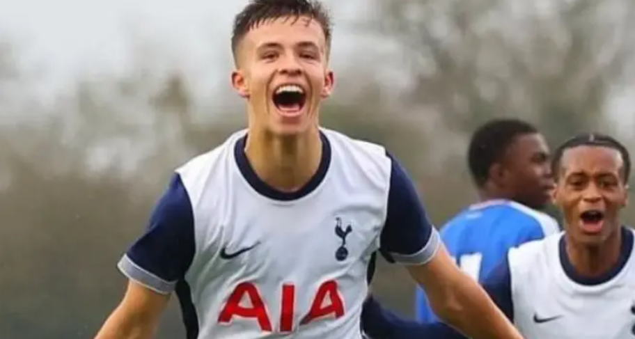 曼城看上16岁英格兰中场新星